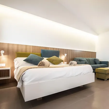 Montepetrosu Charming House Bed & Breakfast 4*